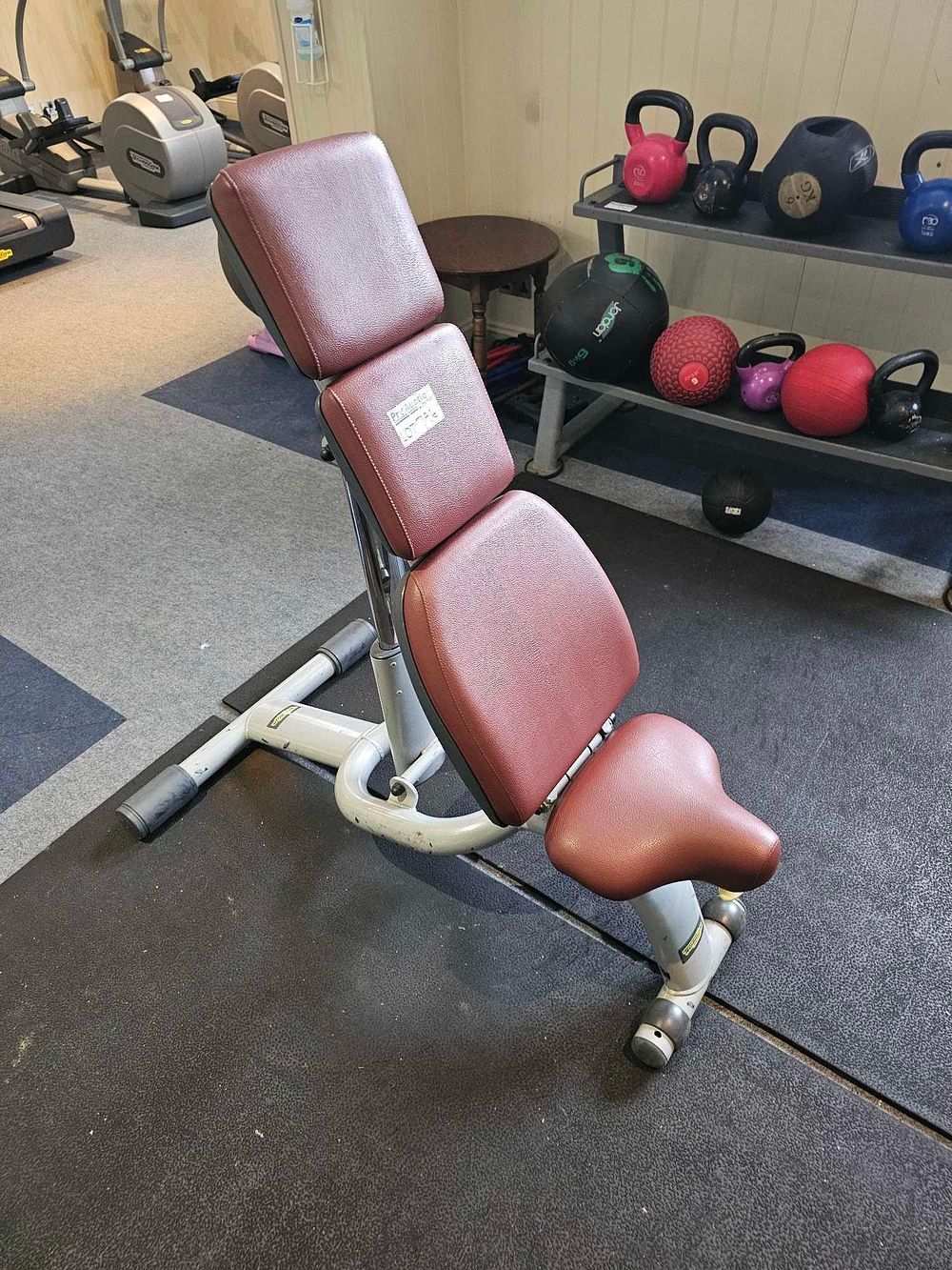 Lot 796: * Technogym Selection Line adjustable bench