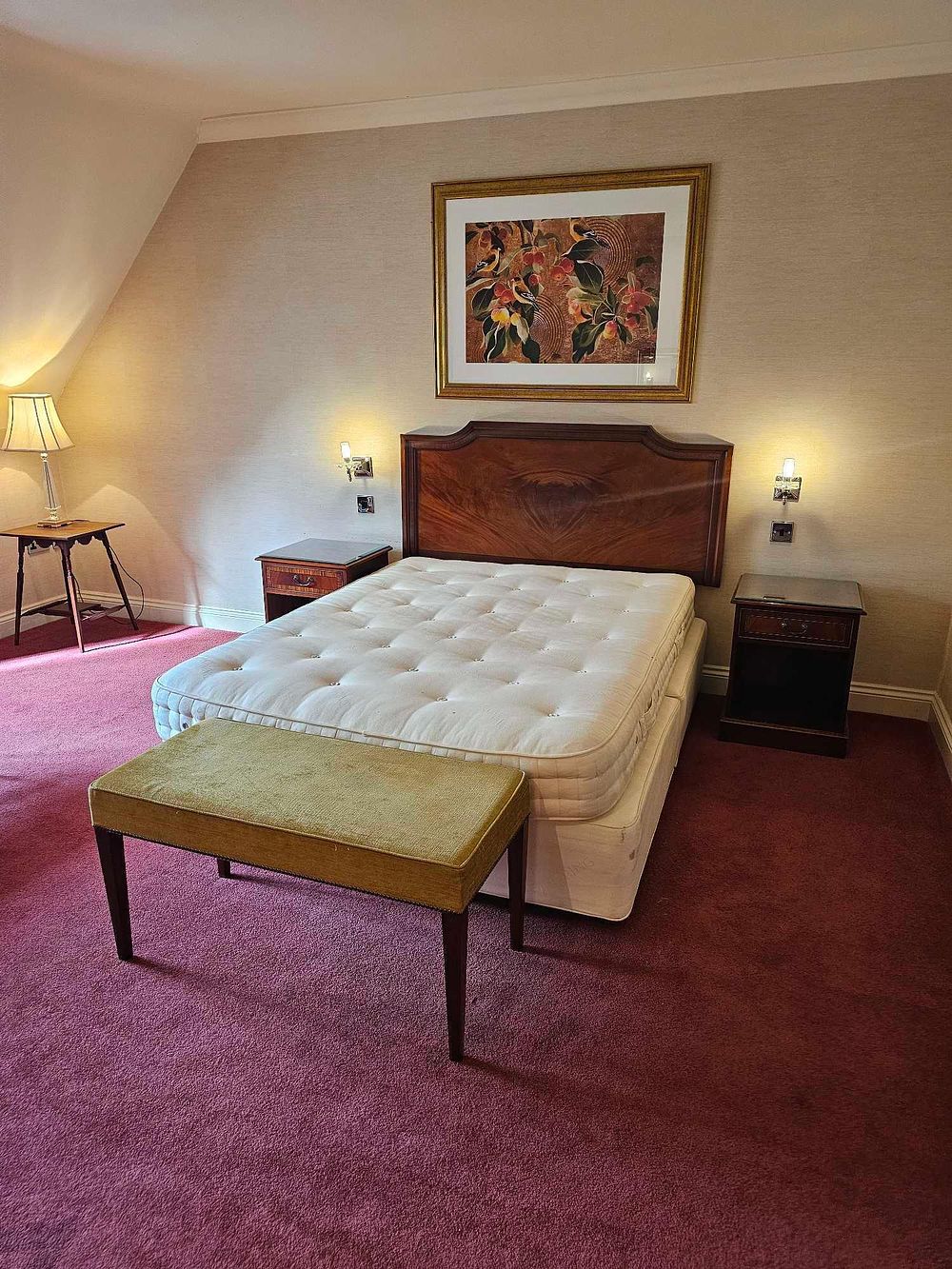 Lot 827: * Room 305 Contents of hotel bedroom freestanding furniture as photographed briefly comprising