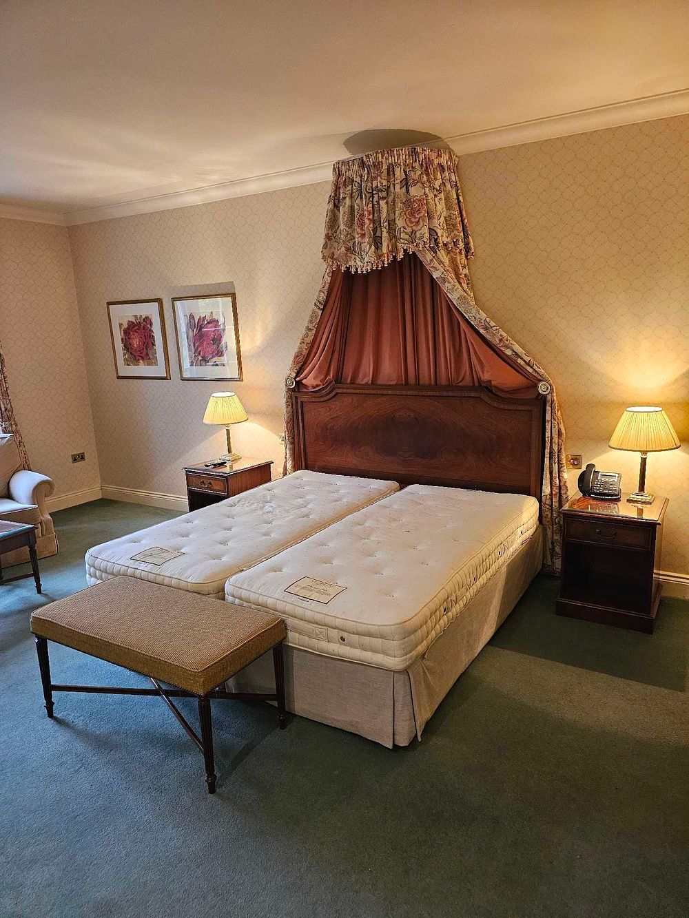 Lot 844: * Room 304 Contents of hotel bedroom freestanding furniture as photographed briefly comprising