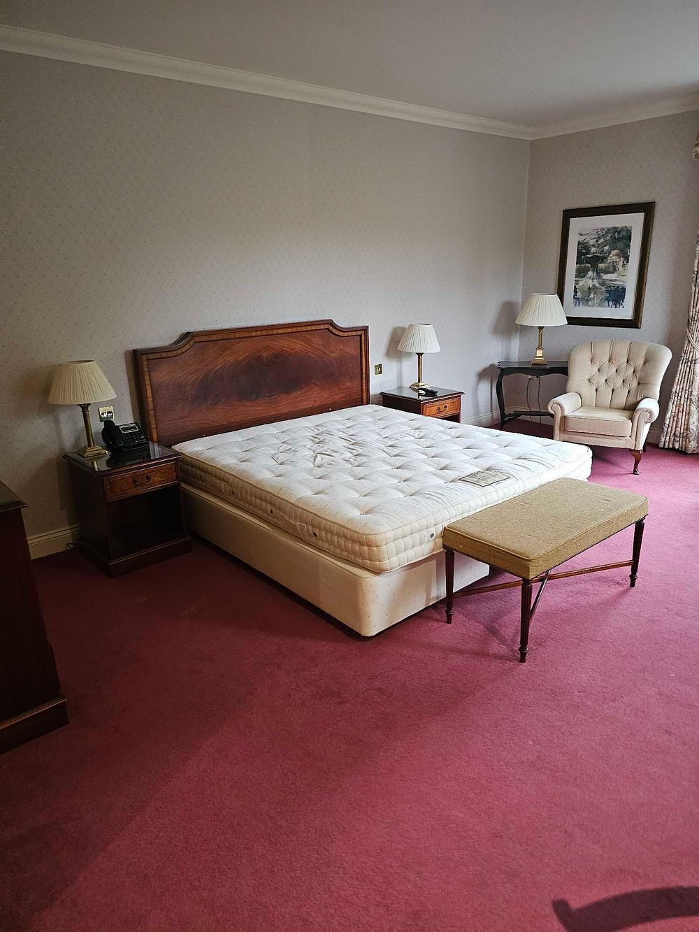 Lot 866: * Room 332 Contents of hotel bedroom freestanding furniture as photographed briefly comprising