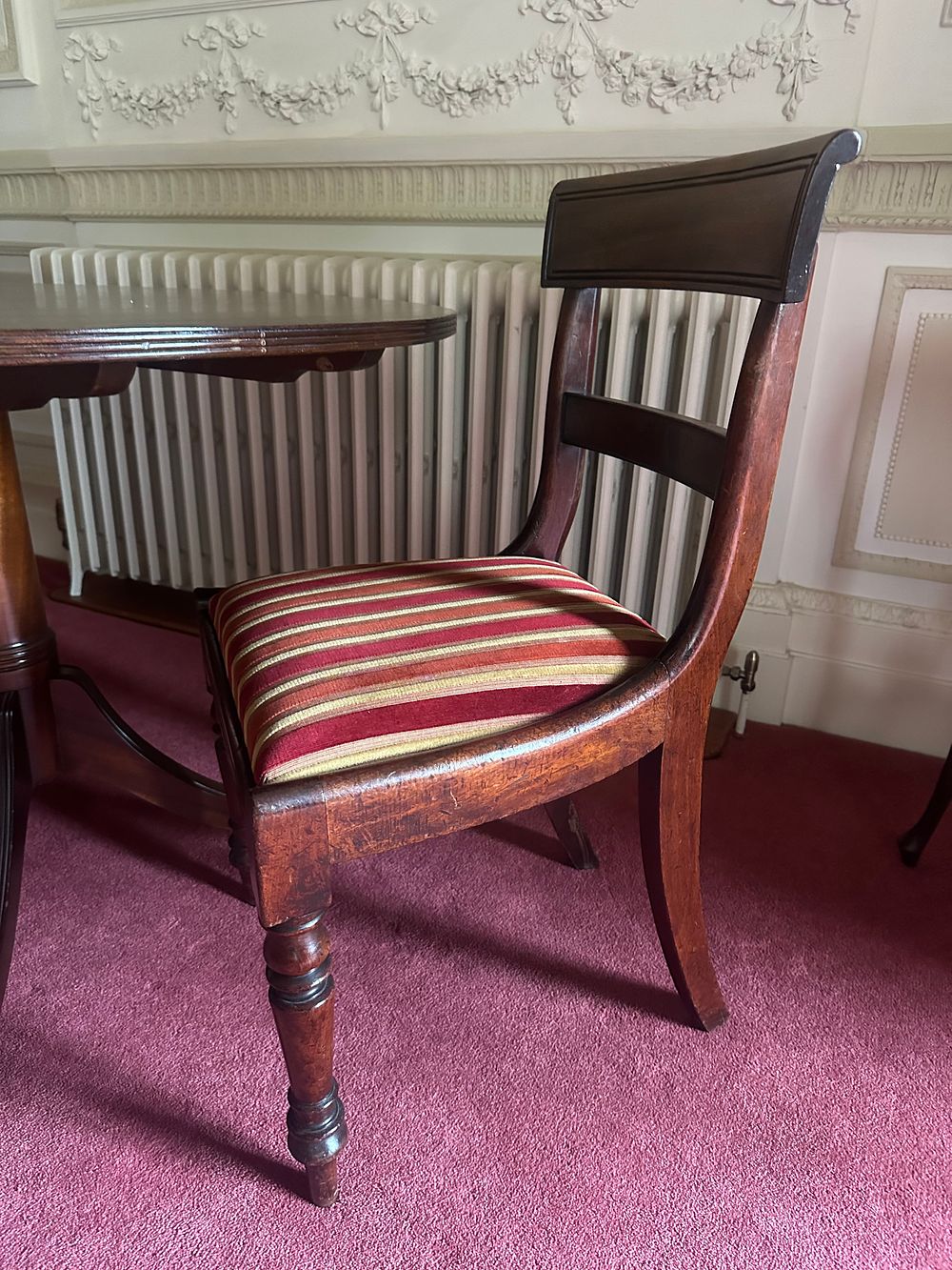 Lot 1017: * A Regency Reial style mahogany pedestal table and two accompanying side chairs the furniture