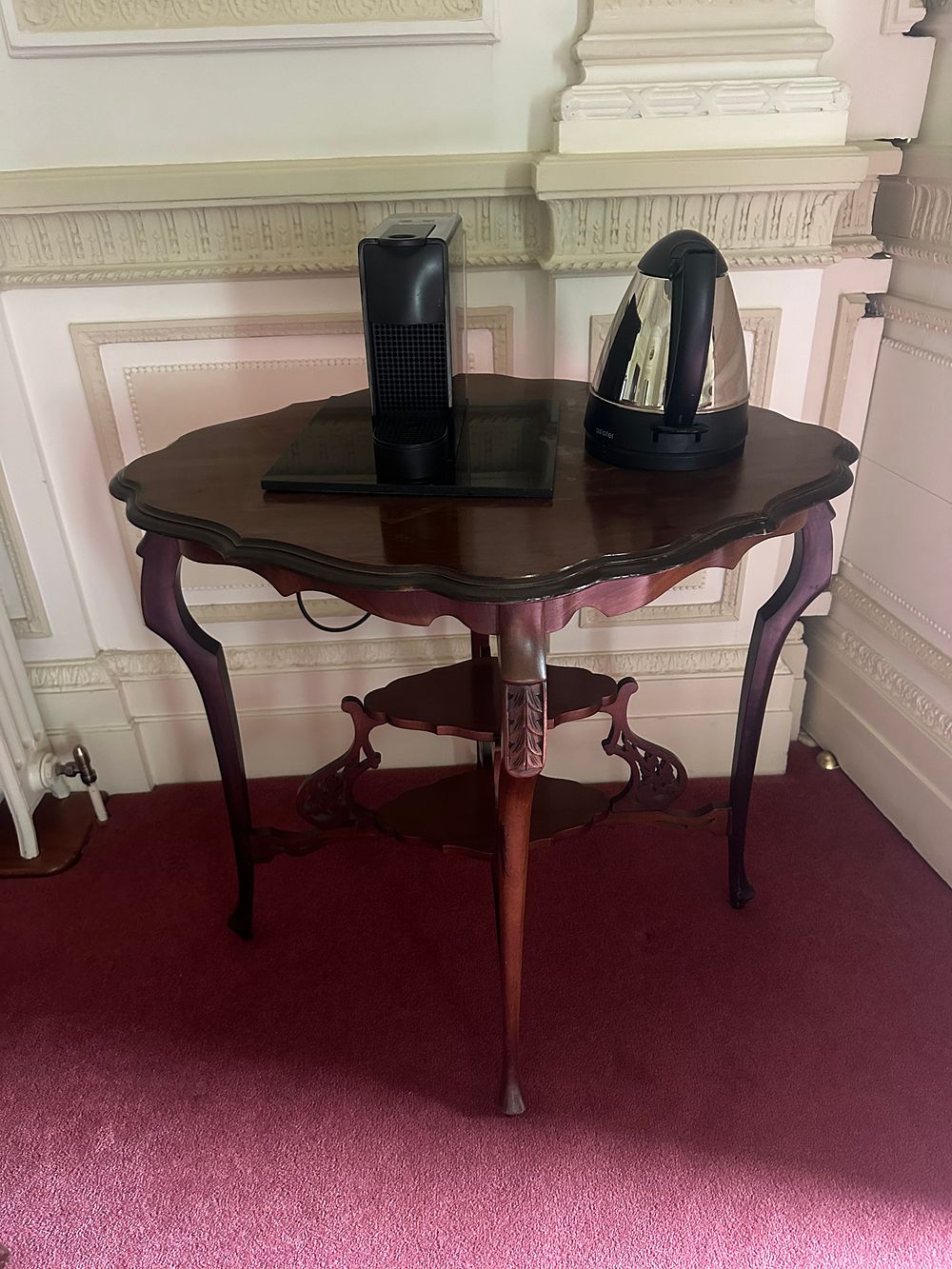 Lot 1018: * A ictorian Rosewood Tea Table