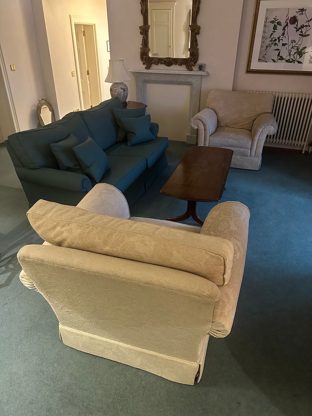 Lot 1533: * Traditional liing room suite with upholstered seating and mahogany coffee table