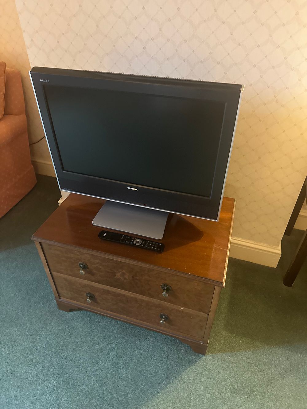 Lot 1593: * Media Stand mahogany chest of drawers features two smaller drawers positioned aboe a single larger