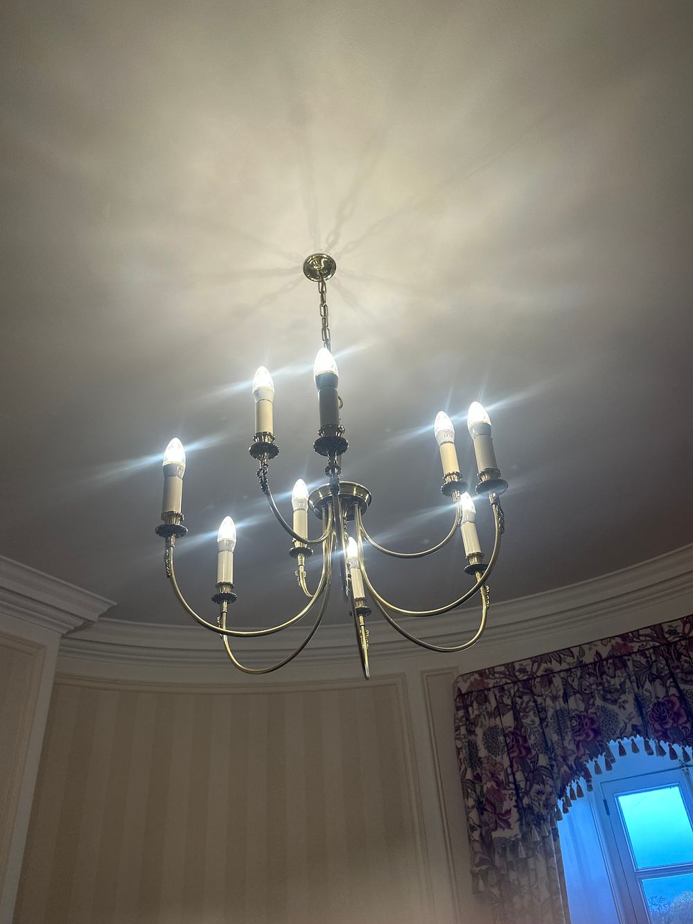 Lot 1613: * Candelabra-Style Ceiling Light Fixture –