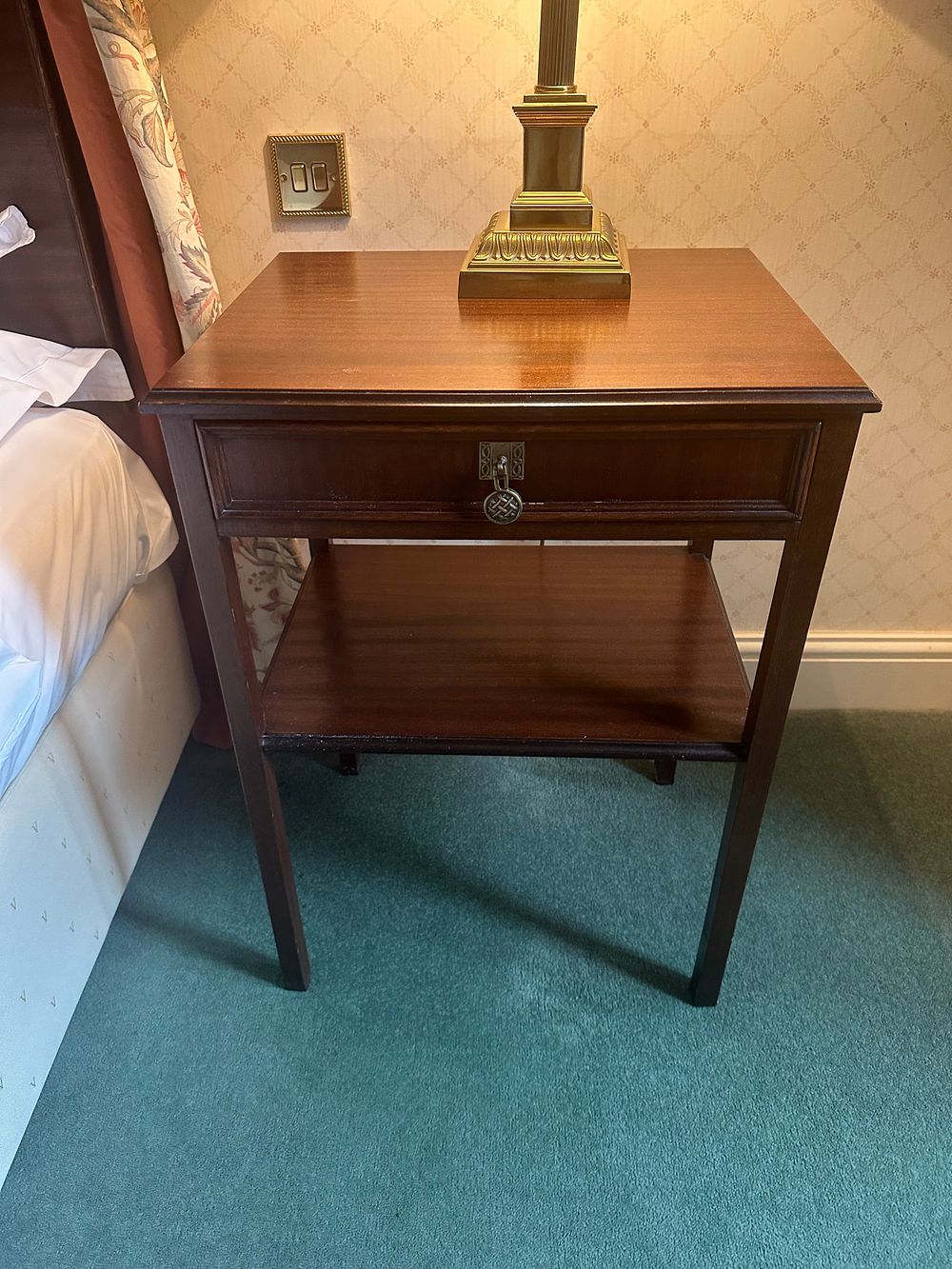 Lot 1749: * Bedside Tables – Pair of Georgian Style Mahogany Nightstands with Ornate Metal Pulls