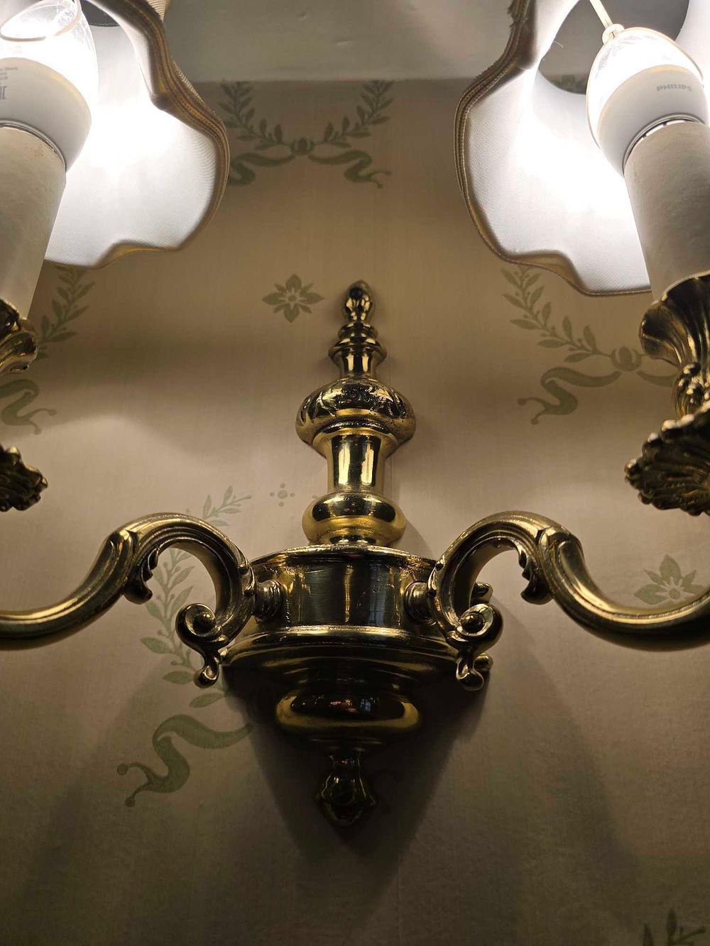 Lot 2143: * Set of fie traditional double-arm wall sconces –