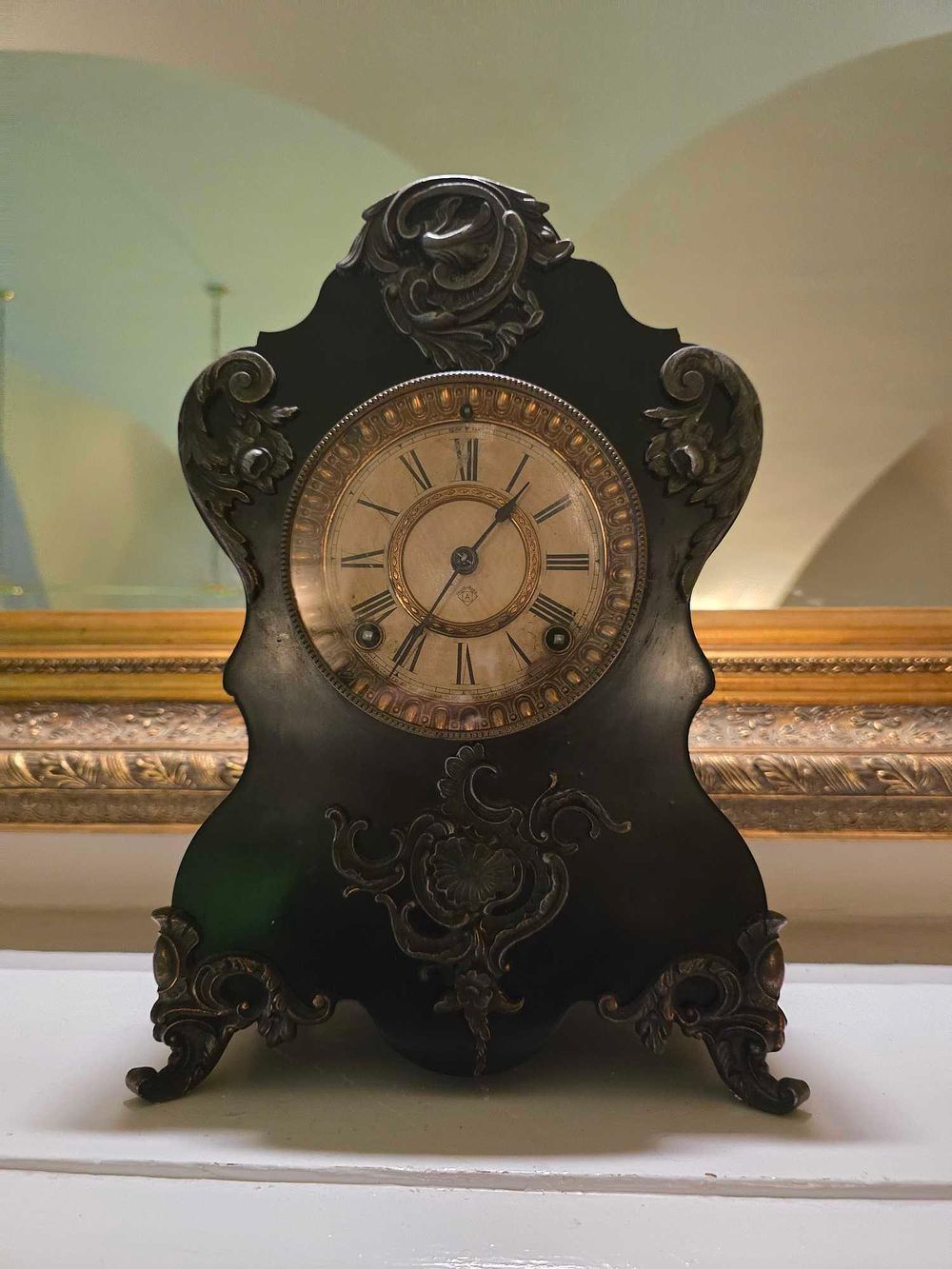 Lot 2159: * Mantel clock – Rococo Reial style, Ansonia cast iron –