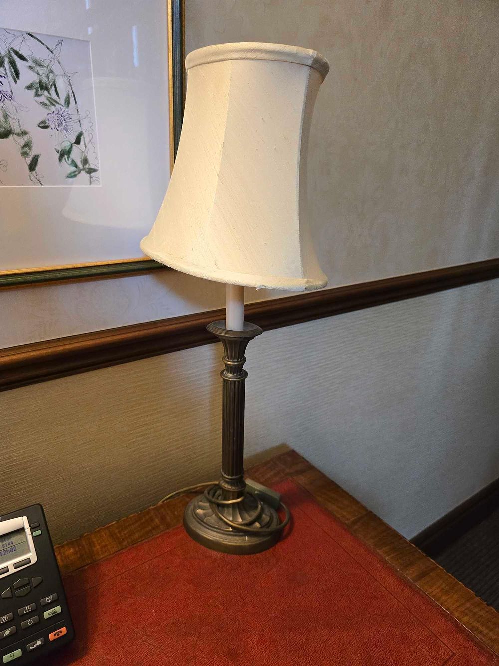Lot 2225: * A traditional-style table lamp