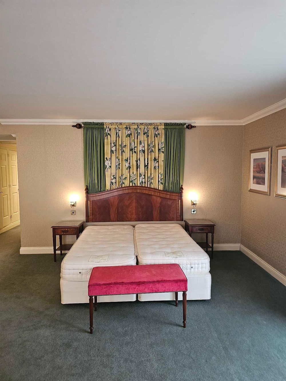 Lot 3005: * Room 415 Contents of hotel bedroom freestanding furniture as photographed briefly comprising