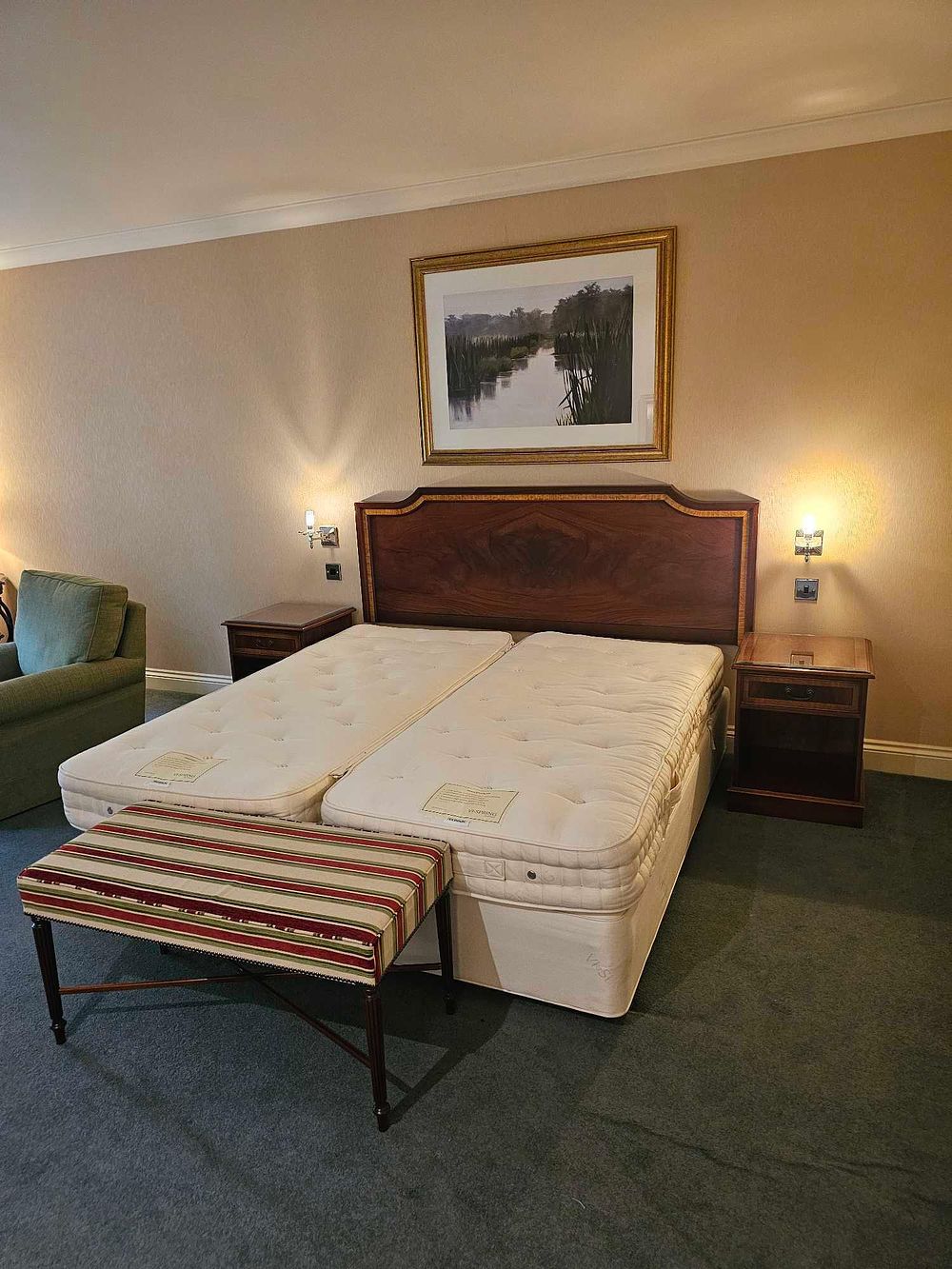 Lot 3010: * Room 408 Contents of hotel bedroom freestanding furniture as photographed briefly comprising