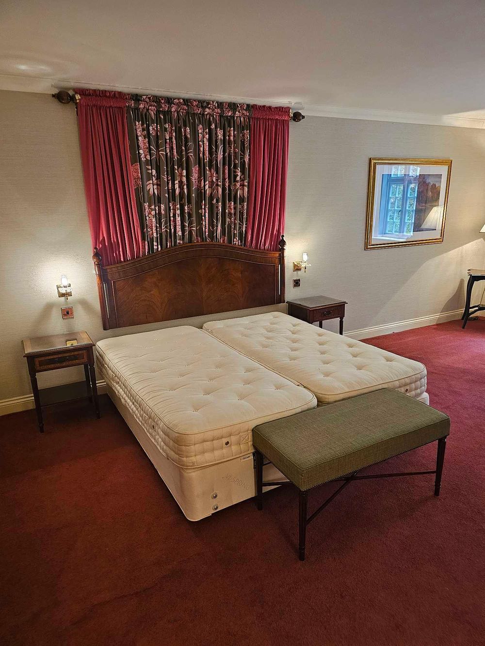 Lot 3013: * Room 402 Contents of hotel bedroom freestanding furniture as photographed briefly comprising