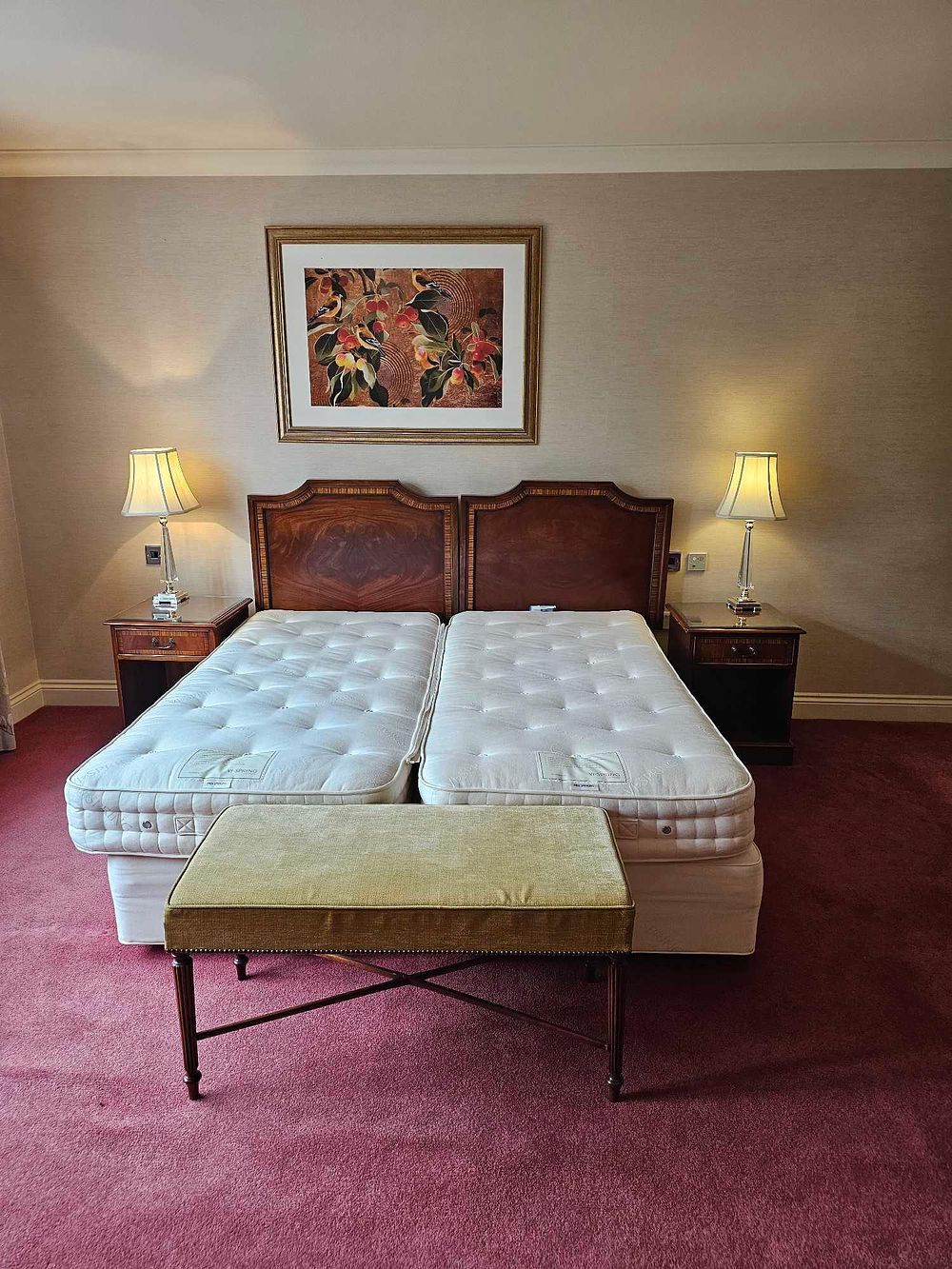 Lot 3033: * Room 509 Contents of hotel bedroom freestanding furniture as photographed briefly comprising