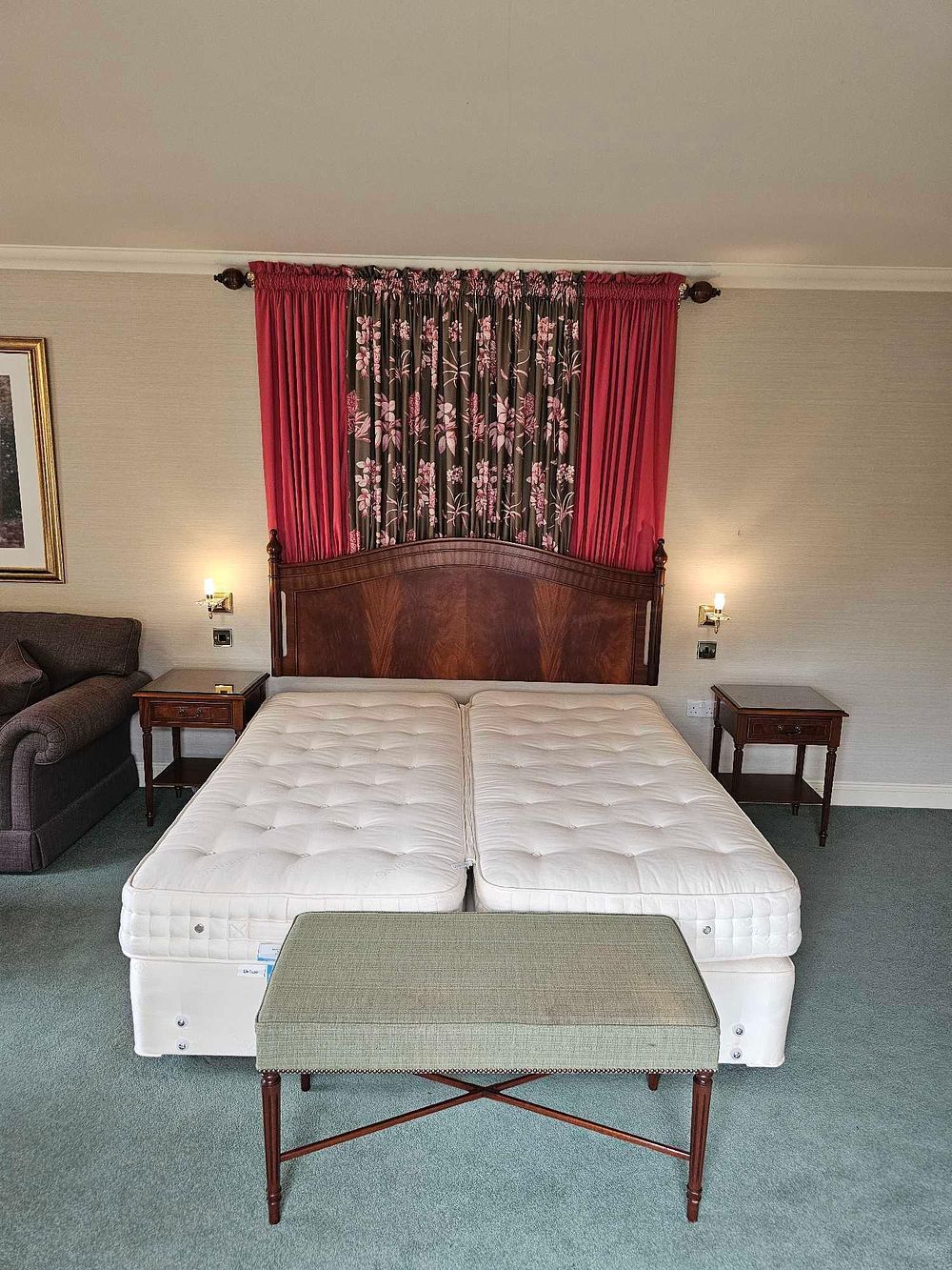 Lot 3034: * Room 515 Contents of hotel bedroom freestanding furniture as photographed briefly comprising