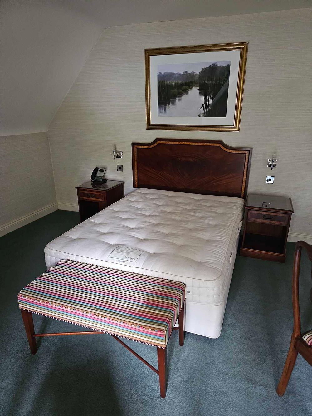 Lot 3072: * Room 653 Contents of hotel bedroom freestanding furniture as photographed briefly comprising