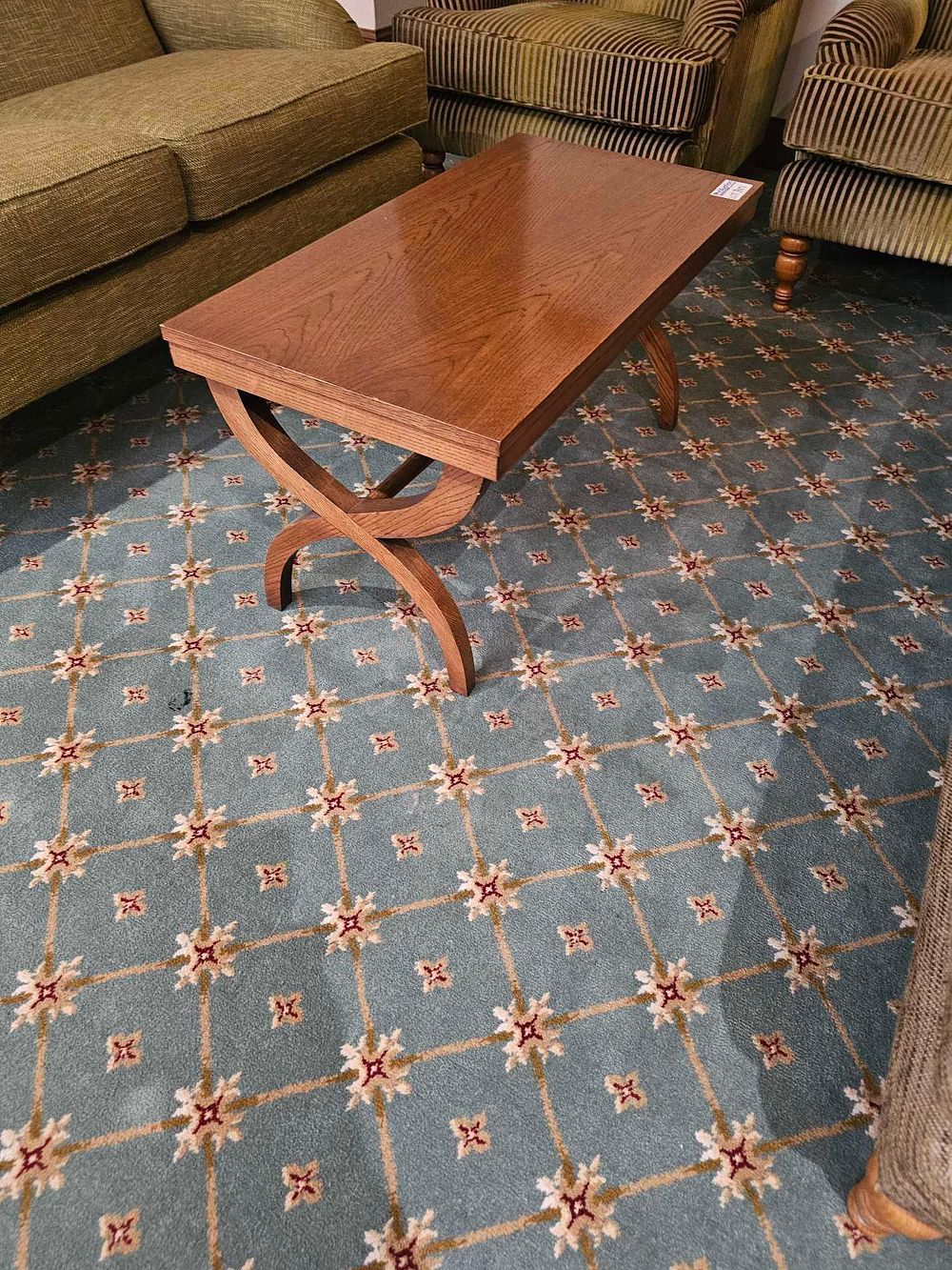Lot 3117: * Rectangular Coffee Table with Shaped Legs