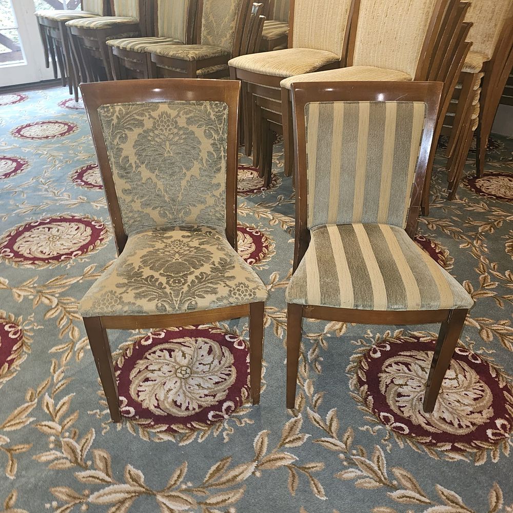 Lot 3565: * Set of 16 x Green Classic Banquet Dining Chairs