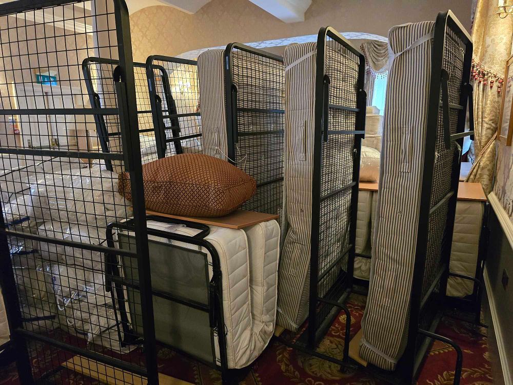 Lot 4050b: * JayBe guest beds Appx Count of x 13