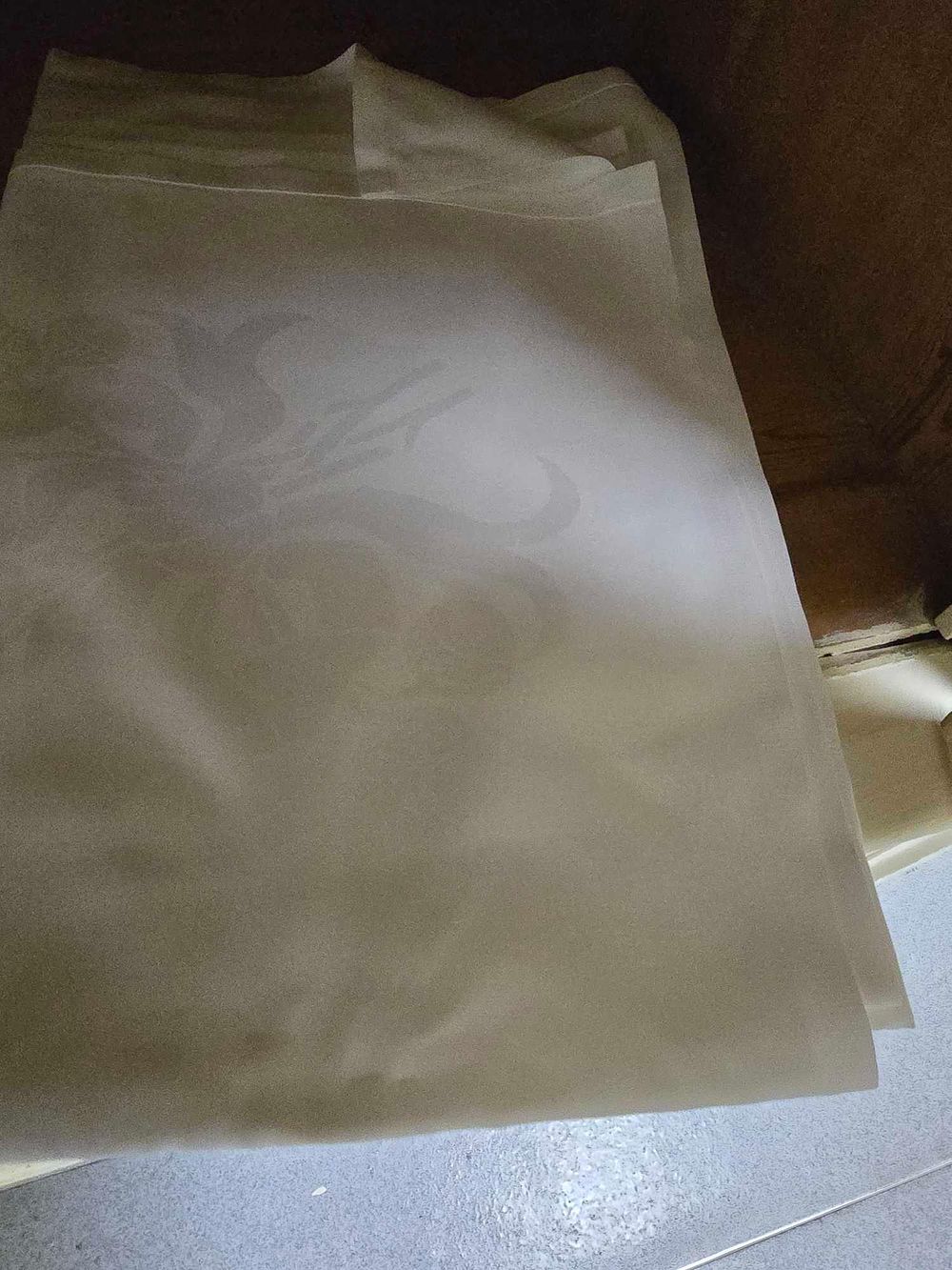 Lot 4066: * Table cloths 70 x 70cm Appx Count of x 64