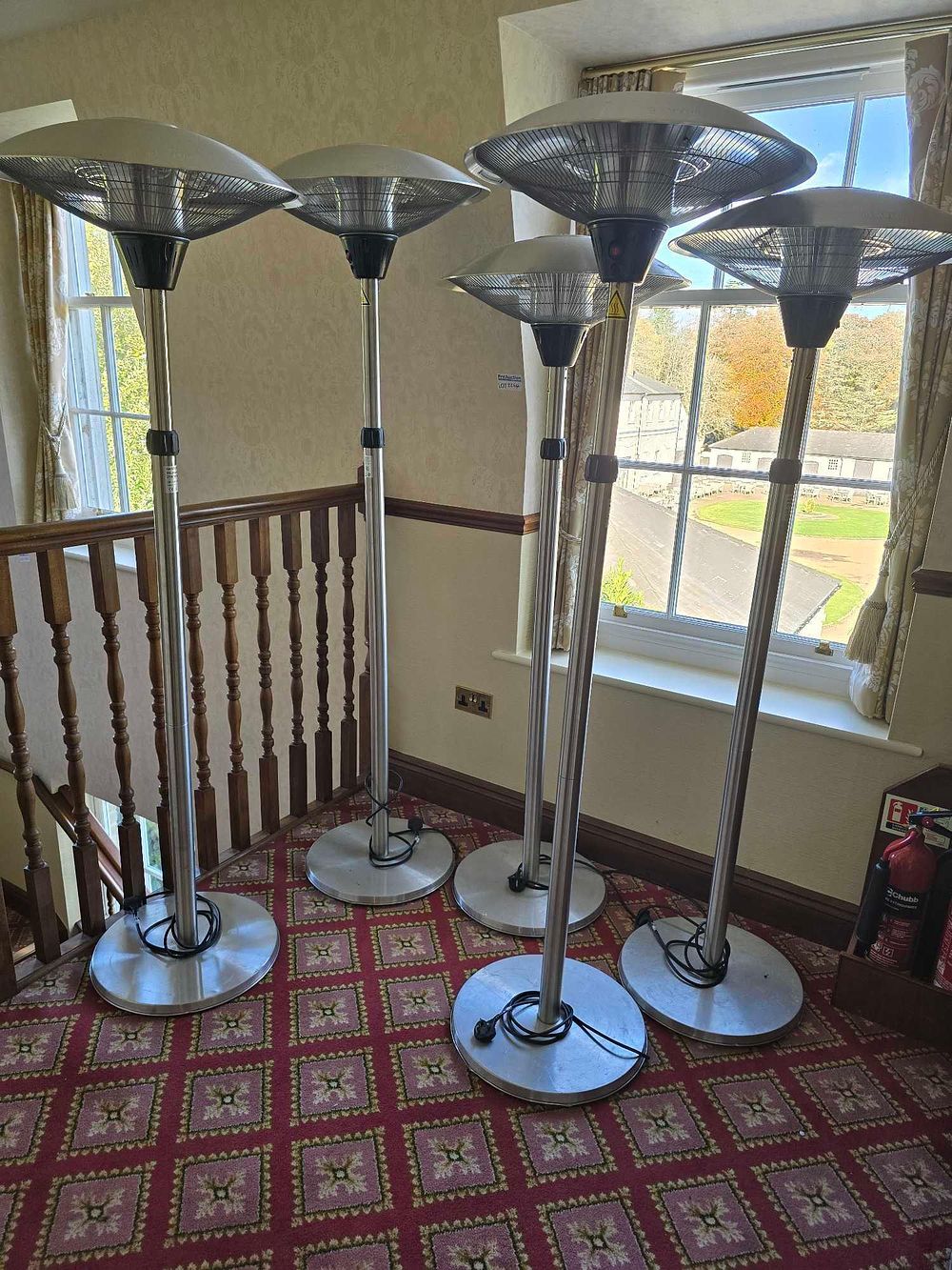 Lot 5057a: * Patio Heater Infrared quartz elements Adjustable Standing Patio Heater Siler 45 x 59 x 207cm