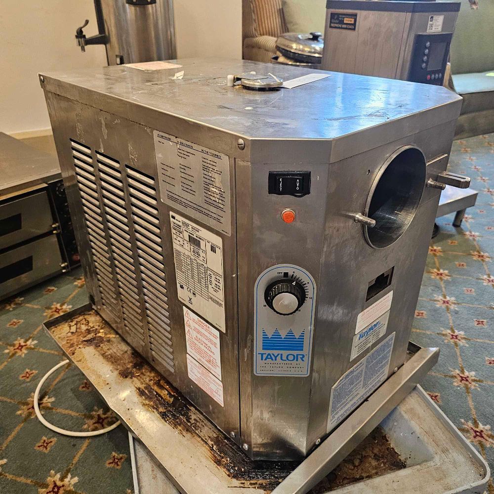 Lot 7014: * Taylor 104?40 Soft?Sere Ice Cream Machine: Compact countertop graity?feed freezer producing up to