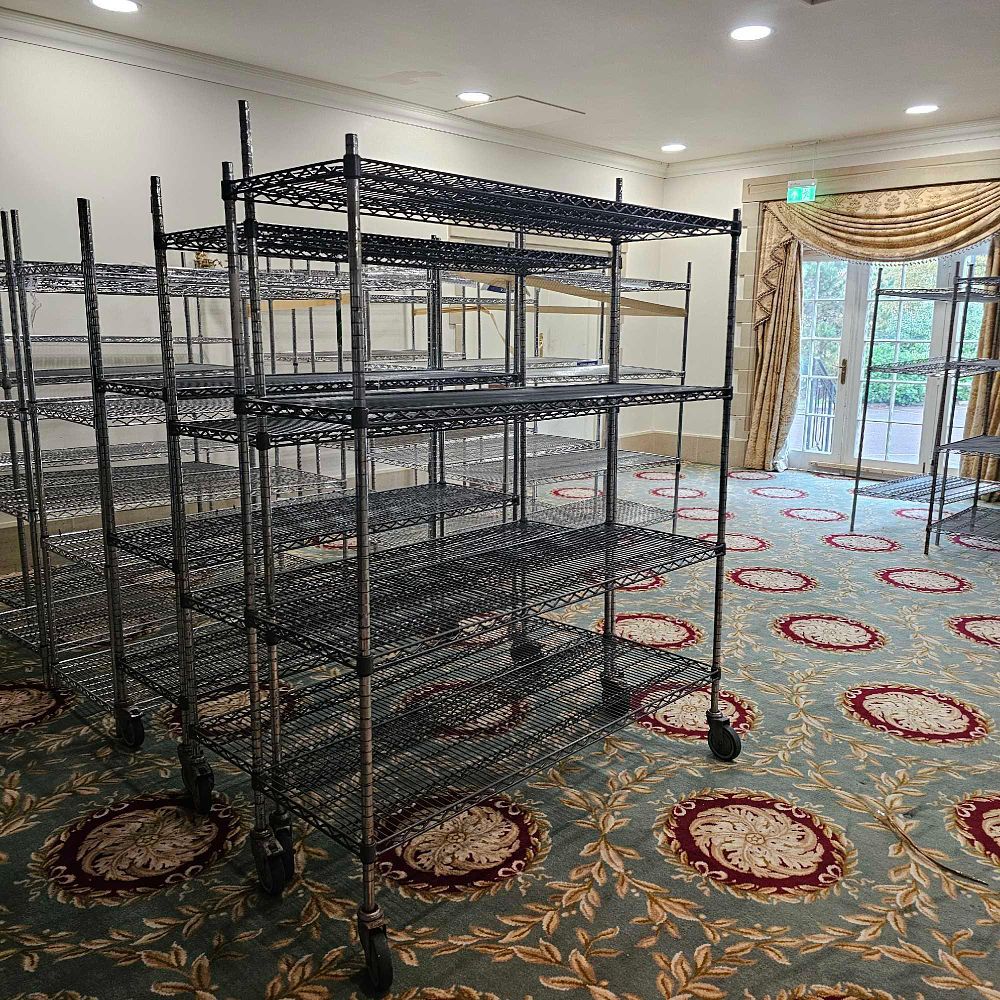 Lot 7055: * Commercial kitchen mobile 4 tier rack 150 x 50 x 180cm