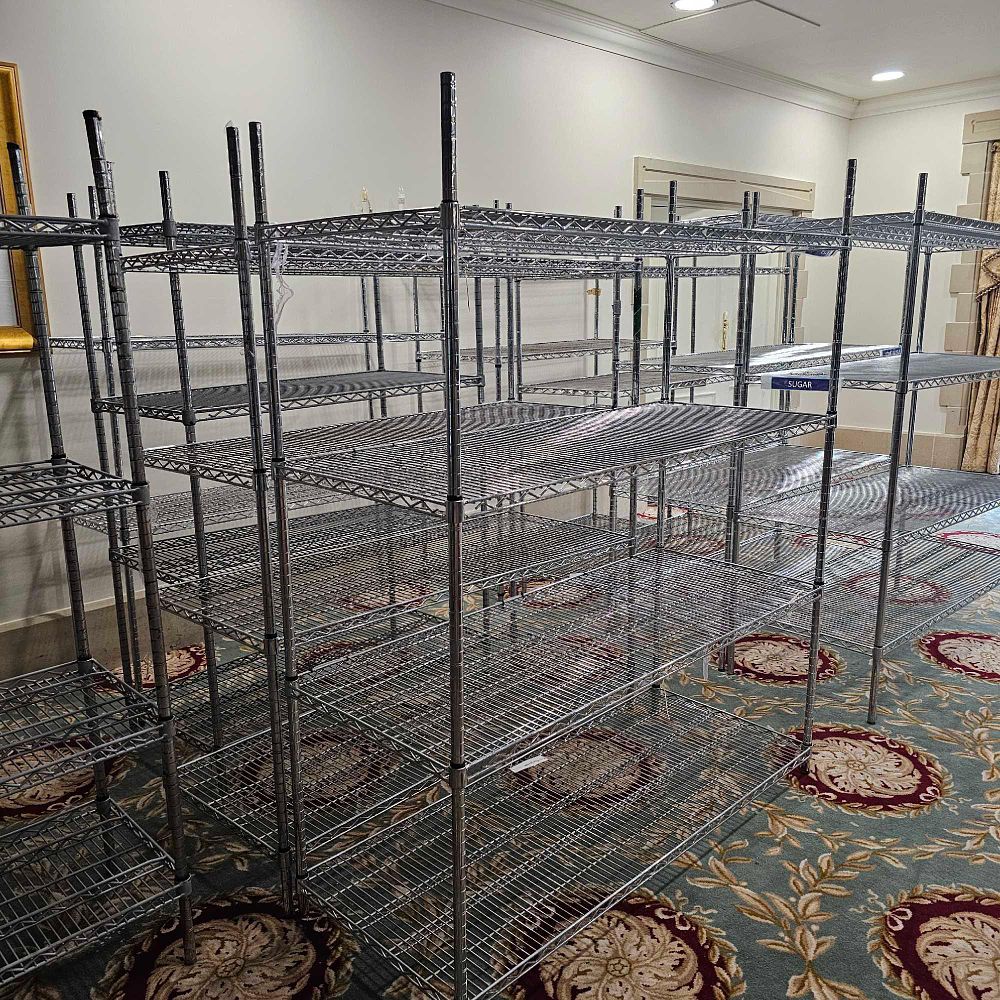 Lot 7059: * Commercial kitchen mobile 4 tier rack 150 x 60 x 180cm
