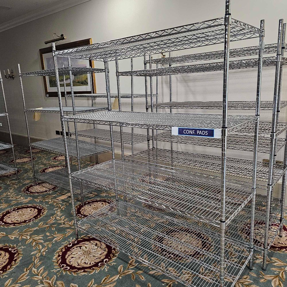 Lot 7064: * Commercial kitchen mobile 4 tier rack 150 x 60 x 180cm