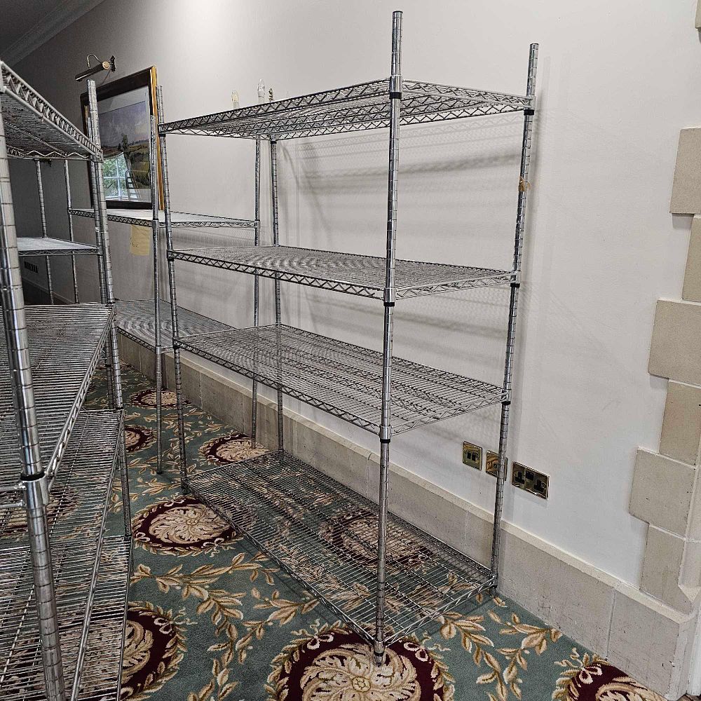 Lot 7066: * Commercial kitchen mobile 4 tier rack 150 x 60 x 190cm