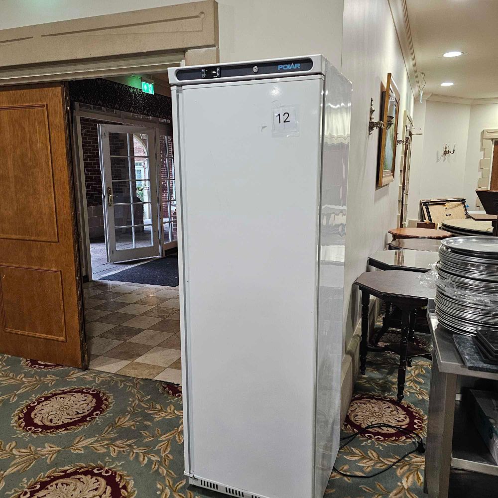 Lot 7069: * Polar CD613 Upright Freezer: White single?door cabinet freezer with 365?L gross capacity (258?L