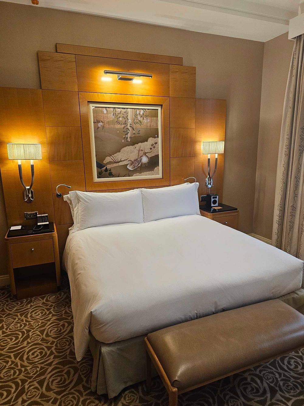 Lot 259: * Bed Set – Zip and Link Superking Sealy Hospitality Mattress Upholstered Divan Base