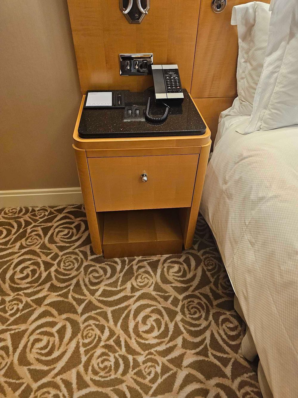 Lot 260: * Pair of Bedside Tables – Francesco Molon Maple Nightstands with Stone Tops