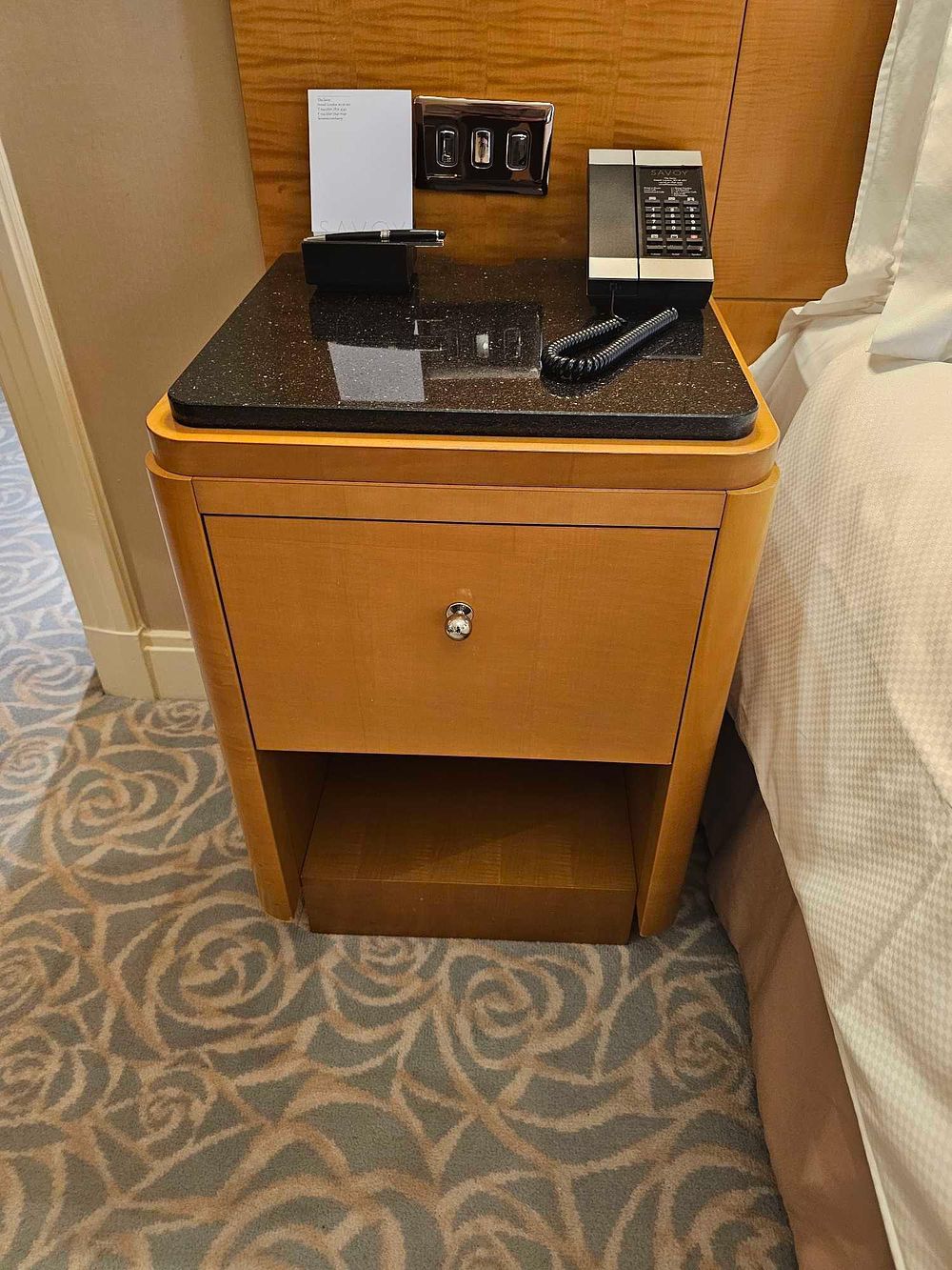 Lot 382: * Pair of Bedside Tables – Francesco Molon Maple Nightstands with Stone Tops
