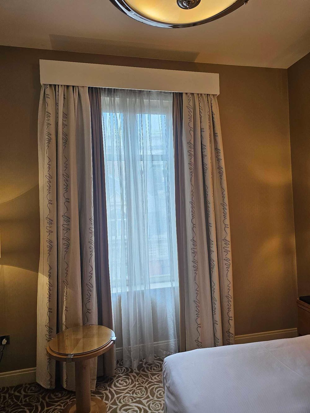 Lot 432: * 3 x pairs A pair of drapes 310cm drop