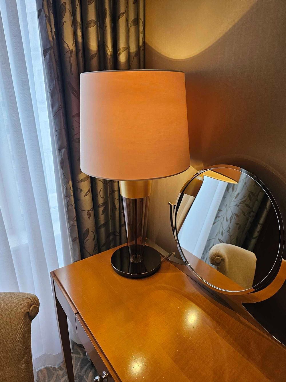 Lot 476: * Table Lamp – Sara by Barovier&Toso