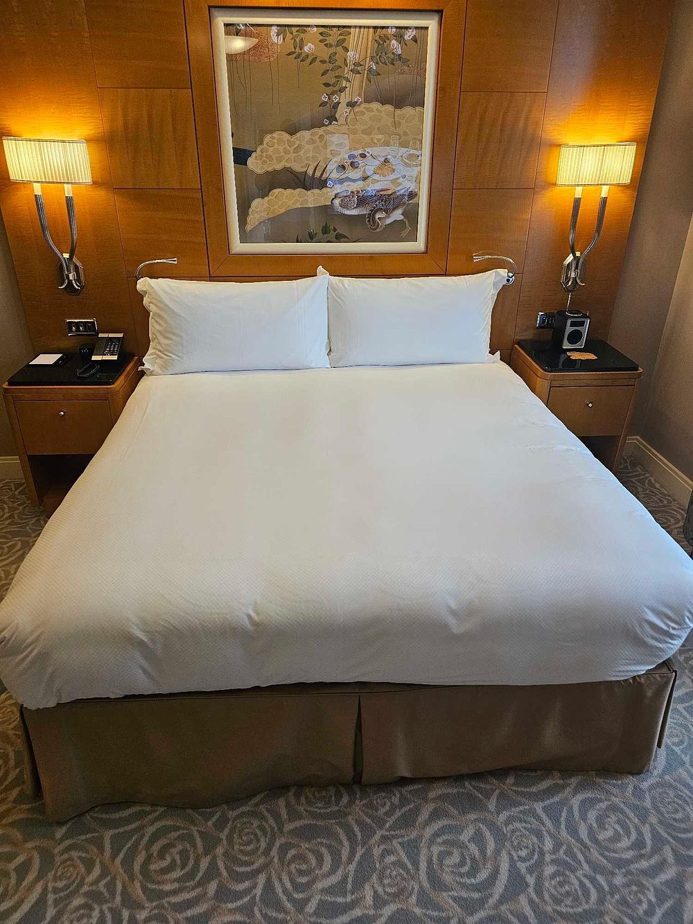 Lot 485: * Bed Set – Superking Sealy Hospitality Mattress and Upholstered Divan Base