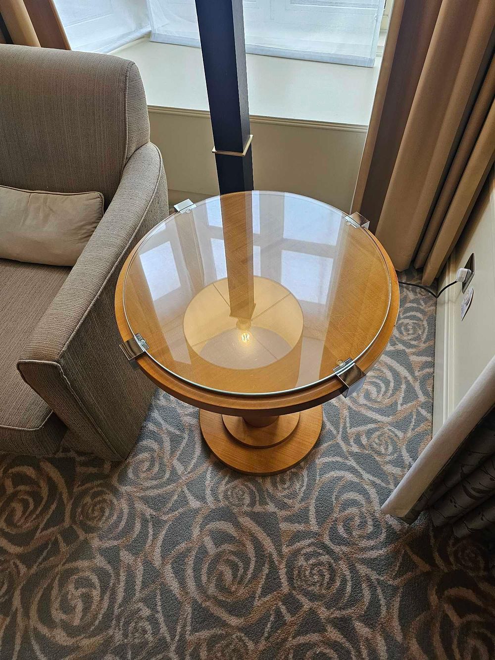 Lot 489: * Salon Table – Francesco Molon Walnut Pedestal Table