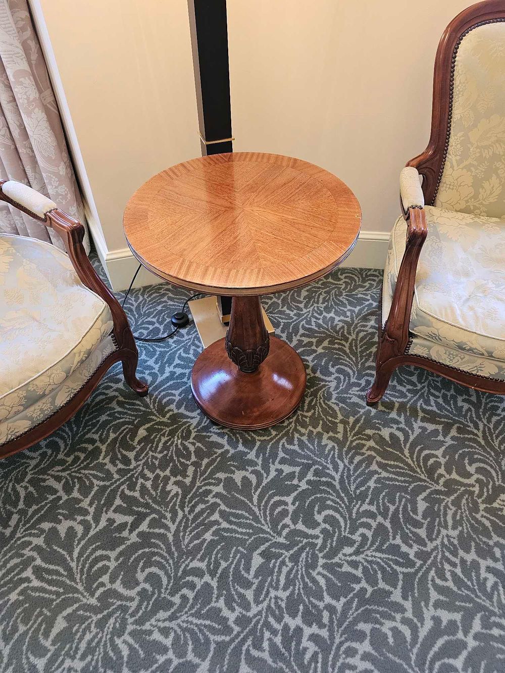 Lot 588: * Salon Table – Francesco Molon Walnut Pedestal Table
