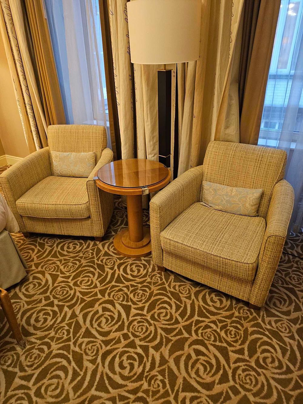 Lot 836: * A pair of Armchairs– Contemporary Upholstered Lounge Chairs in Textured Fabric
