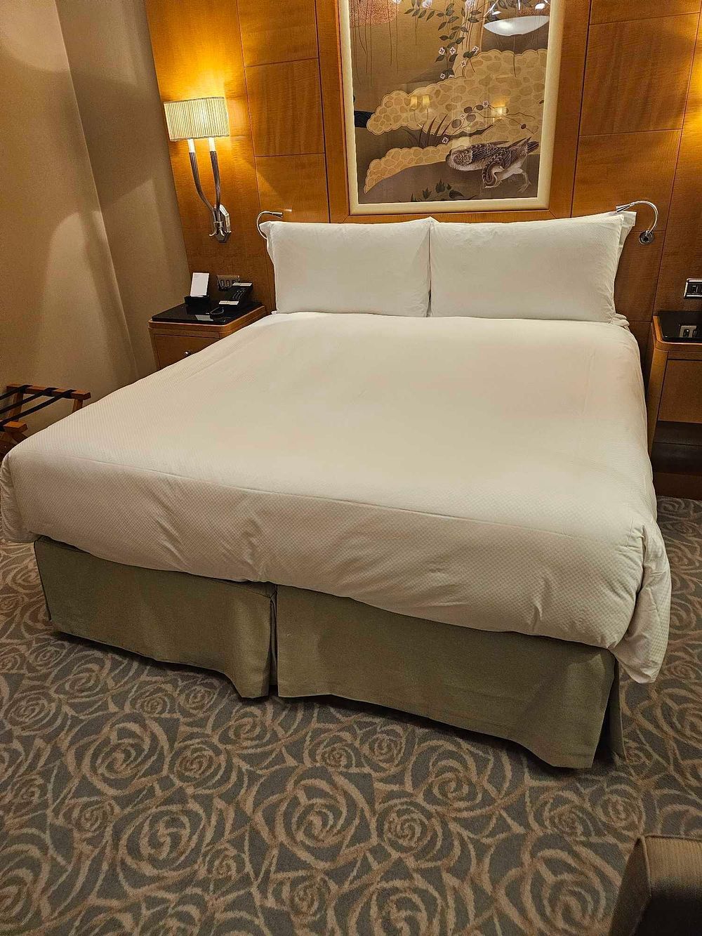 Lot 919: * Bed Set – Zip and Link Superking Sealy Hospitality Mattress and Upholstered Divan Base