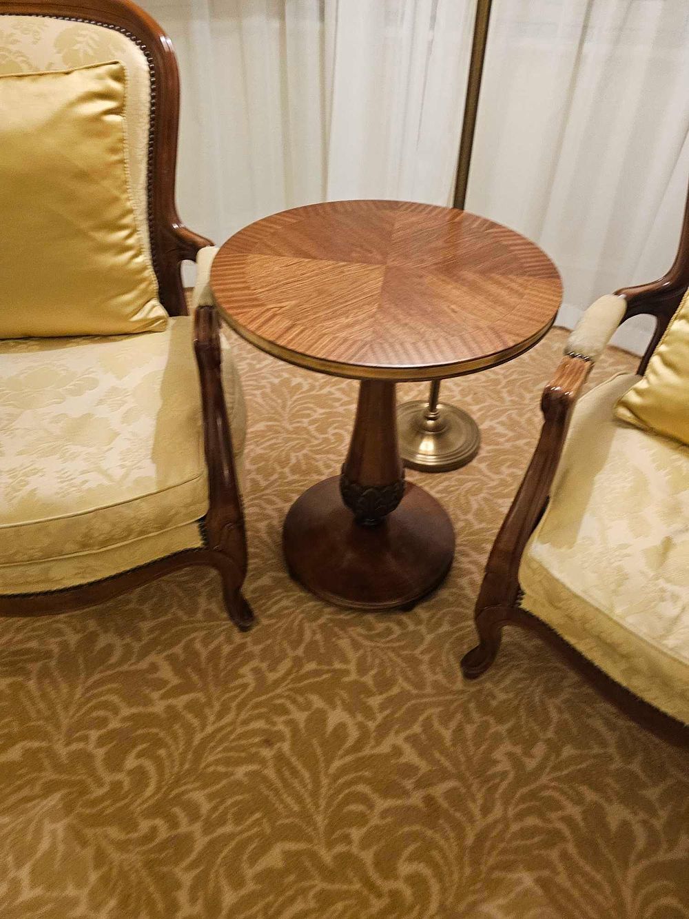 Lot 965: * Salon Table – Francesco Molon Walnut Pedestal Table
