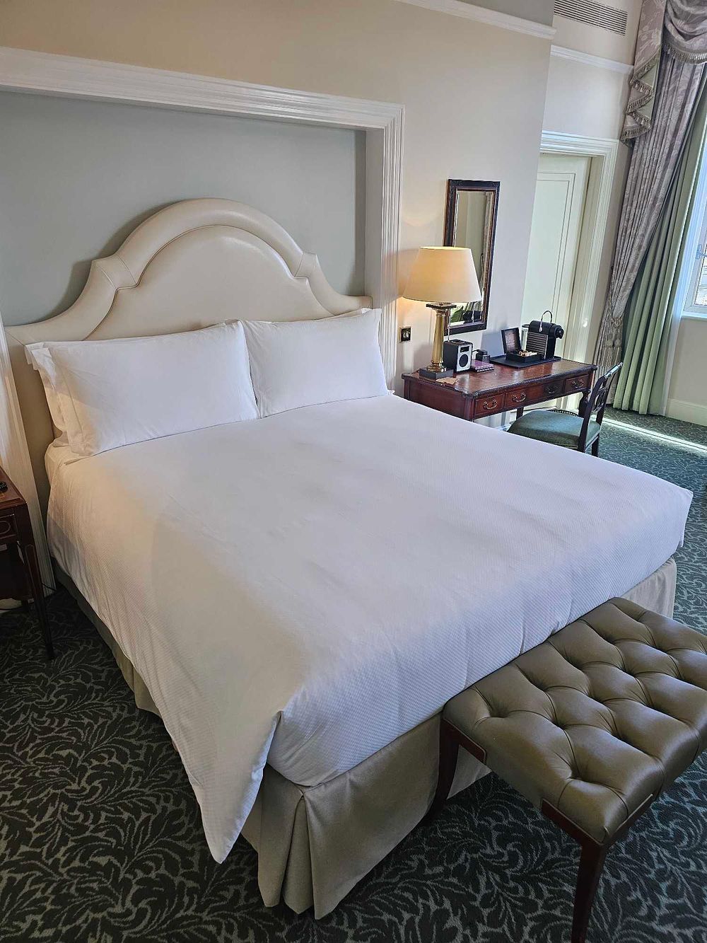 Lot 984: * Bed Set –Superking Sealy Hospitality Mattress, Headboard and Upholstered Divan Base