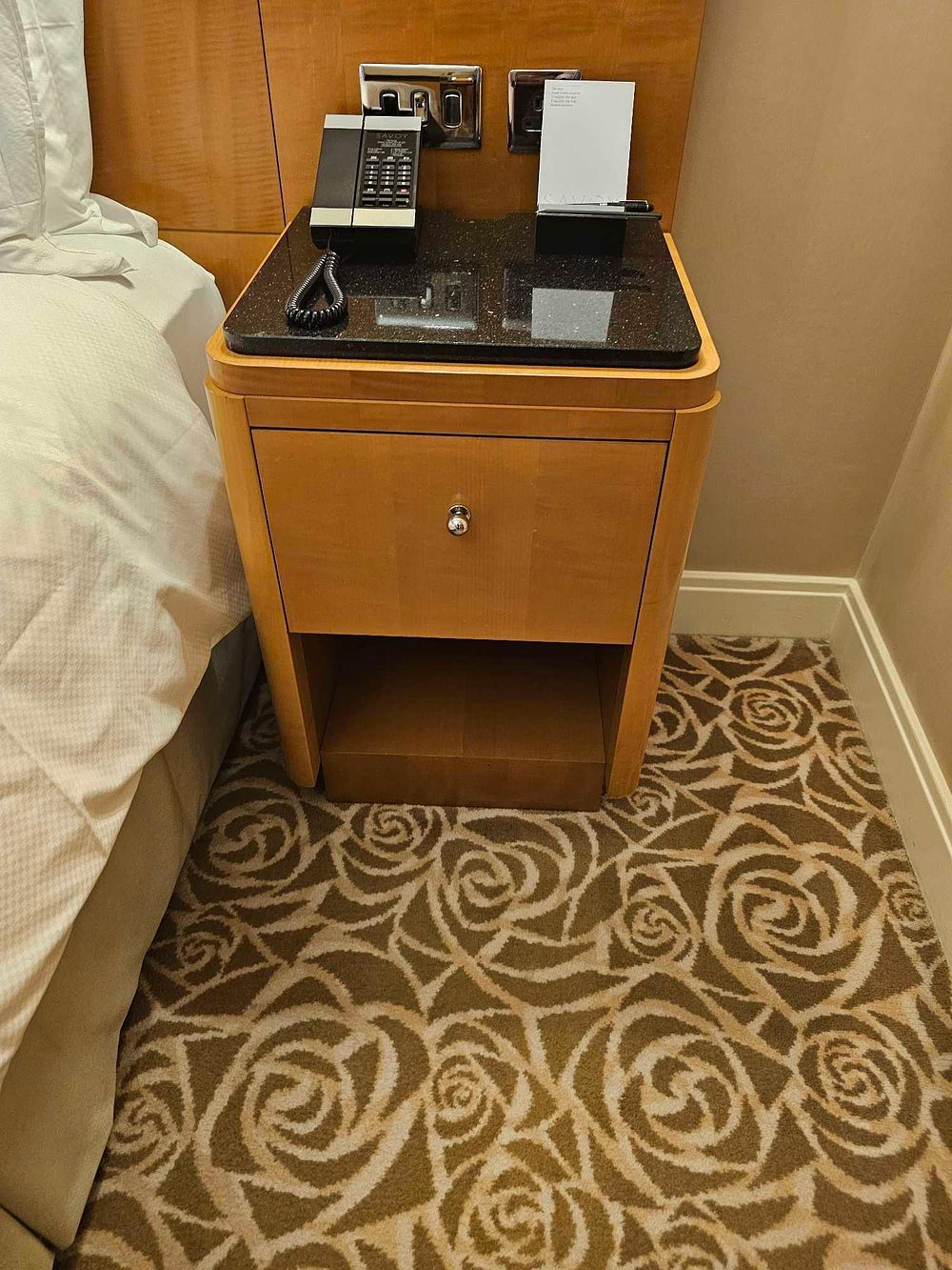 Lot 1008a: * Pair of Bedside Tables – Francesco Molon Maple Nightstands with Stone Tops