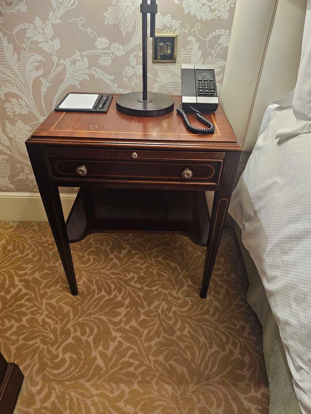 Lot 1014a: * A pair of George III style mahogany and satinwood inlaid bedside tables by Francesco Molon