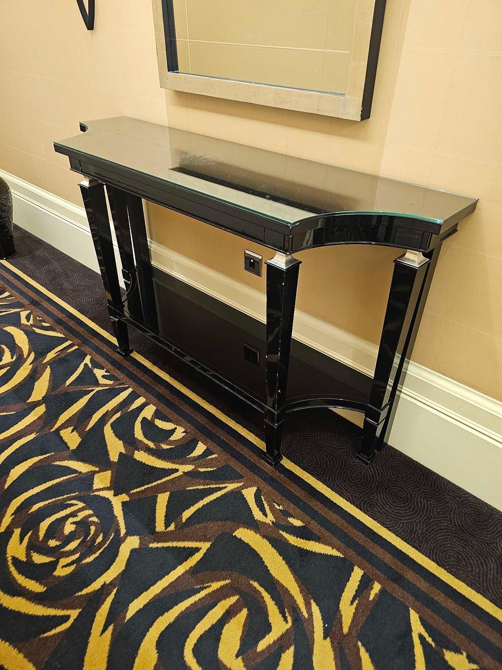 Lot 2017: * Console Table by Francesco Molon, Italy