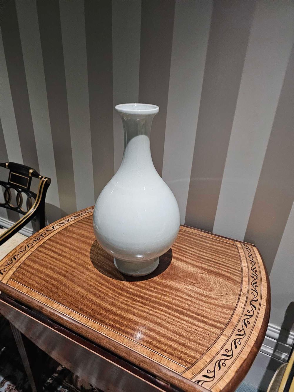 Lot 2120: * Asiatides Paris – Gloss Ceramic Vase