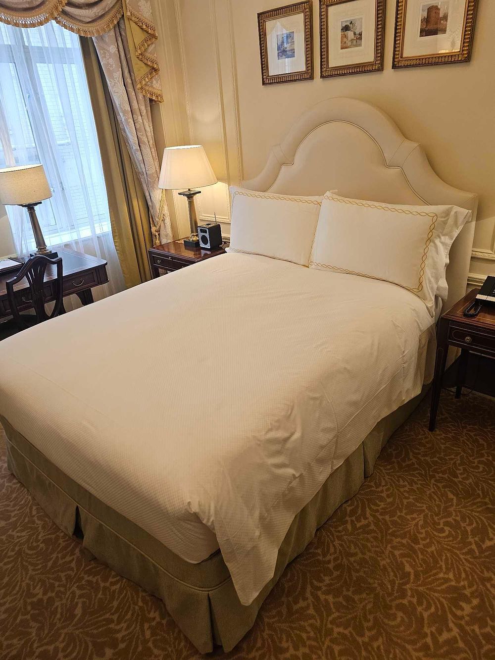Lot 2156: * Bed Set – King Size Sealy Hospitality Mattress, Headboard and Upholstered Divan Base