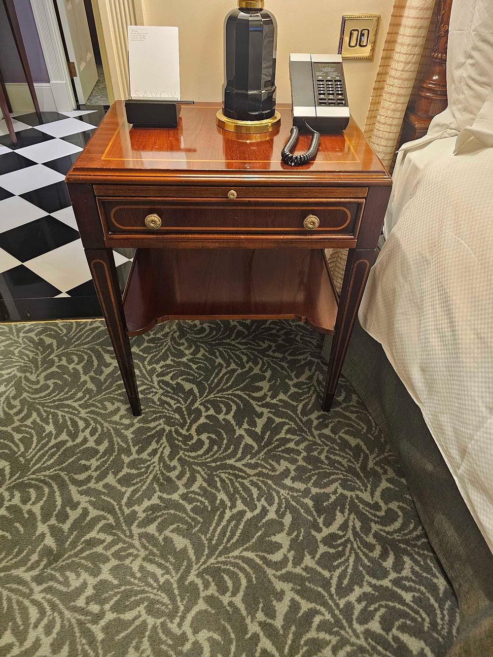 Lot 2171: * A pair of George III style mahogany and satinwood inlaid bedside tables by Francesco Molon