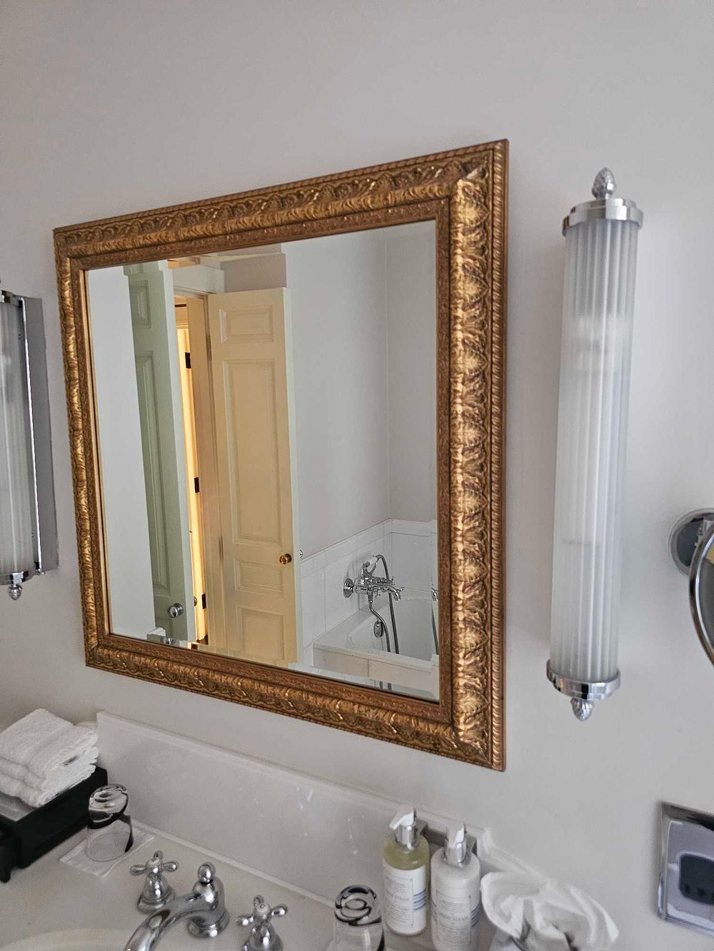Lot 2198: * A gilt wood ornate framed accent mirror 80 x 80cm