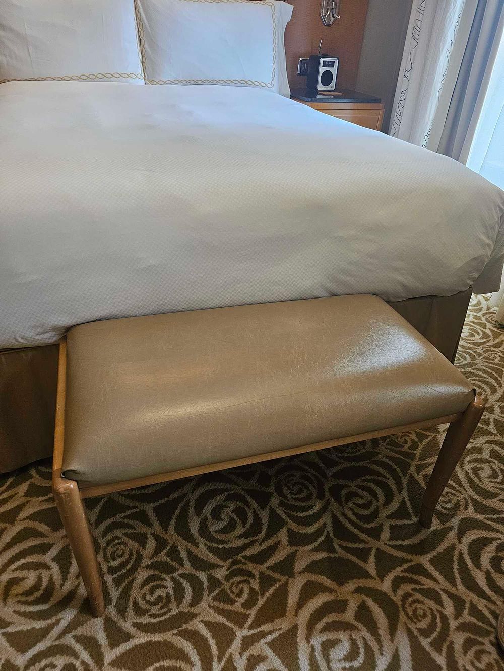 Lot 2275: * End of Bed Bench –